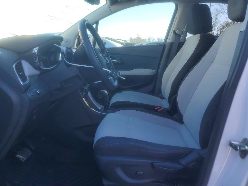 Photo 7 from auction – 2018 CHEVROLET TRAX LS with VIN 3GNCJKSB7JL331030