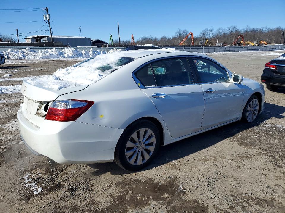 Photo 3 from auction – 2014 HONDA ACCORD with VIN 1HGCR2F88EA062311