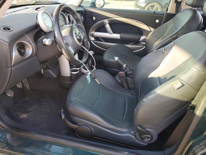 Photo 7 from auction – 2004 MINI COOPER S with VIN WMWRE33424TD86272