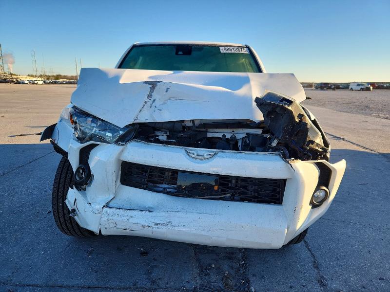 Photo 5 from auction – 2020 TOYOTA 4RUNNER SR with VIN JTEZU5JR4L5218595