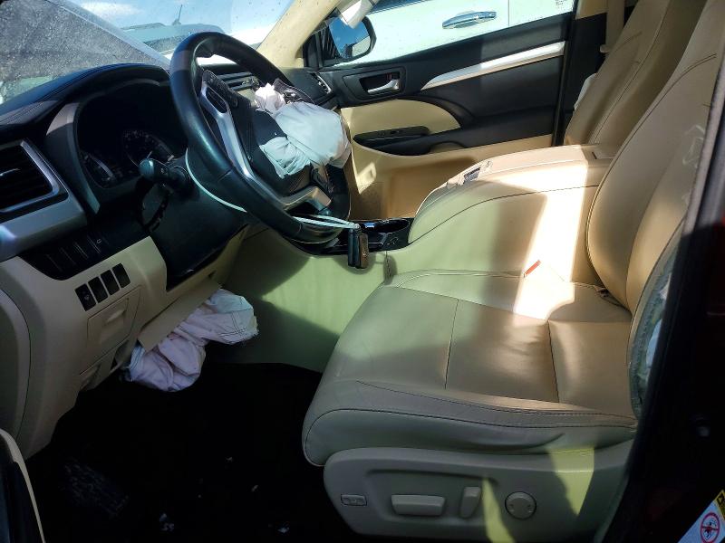 Photo 7 from auction – 2016 TOYOTA HIGHLANDER with VIN 5TDJKRFH6GS247515