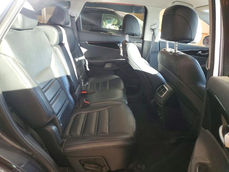 Photo 11 from auction – 2017 KIA SORENTO EX with VIN 5XYPHDA54HG225648