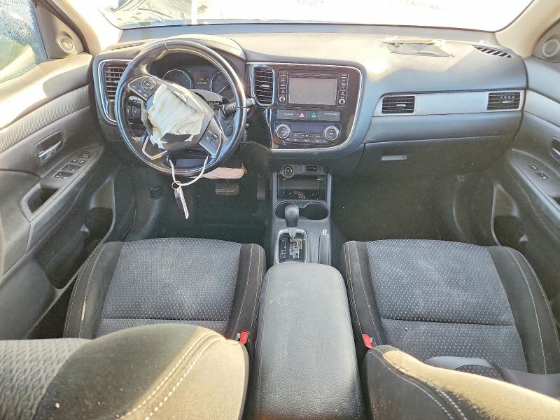 Photo 8 from auction – 2016 MITSUBISHI OUTLANDER with VIN JA4AD3A31GZ017098