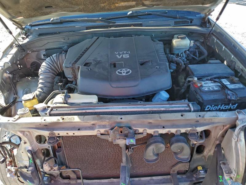 Photo 12 from auction – 2005 TOYOTA 4RUNNER SR with VIN JTEZU14RX50046643