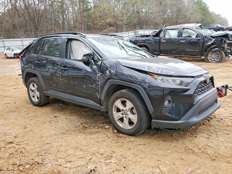 Photo 4 from auction – 2021 TOYOTA RAV4 with VIN 2T3W1RFV6MC148588