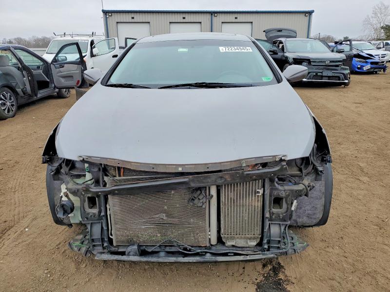 Photo 5 from auction – 2011 HYUNDAI SONATA SE with VIN 5NPEC4AB3BH195036