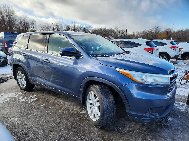 Foto 4 de la subasta – 2015 TOYOTA HIGHLANDER con VIN 5TDBKRFHXFS164060
