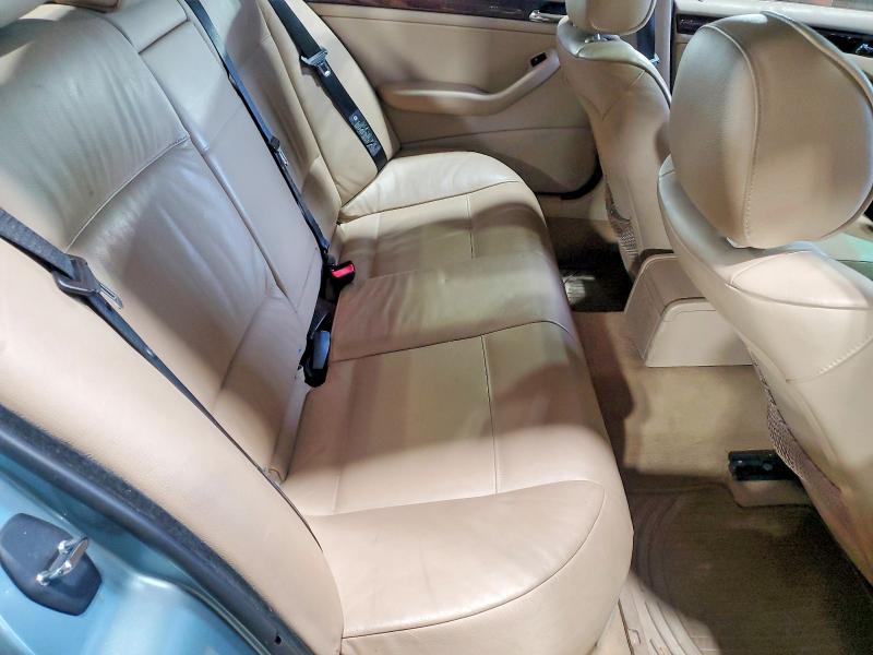 Photo 10 from auction – 2005 BMW 325 XI with VIN WBAEU33475PR16907