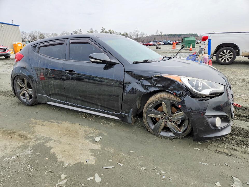 Photo 4 from auction – 2015 HYUNDAI VELOSTER T with VIN KMHTC6AE6FU239860