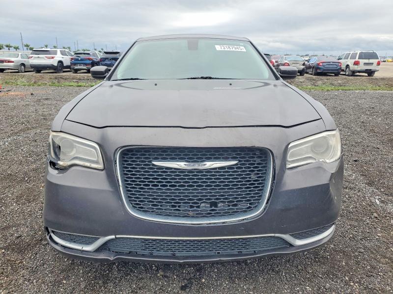 Photo 5 from auction – 2017 CHRYSLER 300 LIMITE with VIN 2C3CCAAG1HH505921