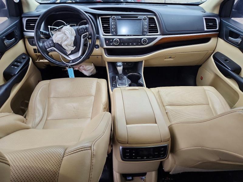 Photo 8 from auction – 2017 TOYOTA HIGHLANDER with VIN 5TDDZRFH5HS376727