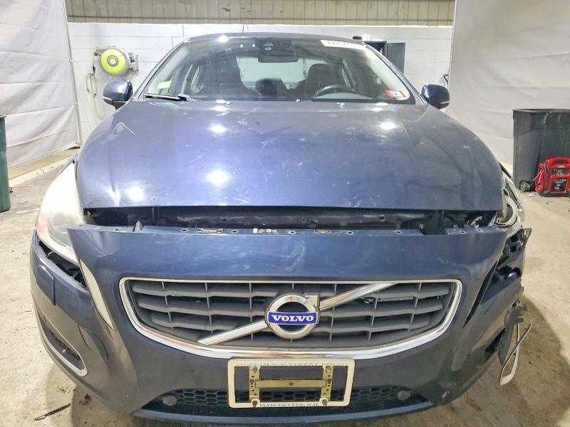 Photo 5 from auction – 2013 VOLVO S60 T5 with VIN YV1612FH1D2177581