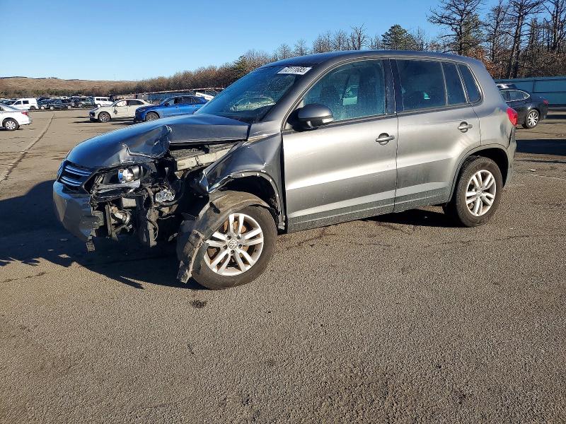 VOLKSWAGEN TIGUAN S 2012 with VIN WVGAV7AX7CW006272 - Photo from auction