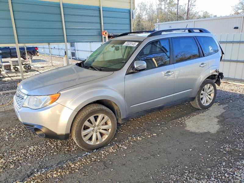 SUBARU FORESTER L 2013 with VIN JF2SHAEC8DH424027 - Photo from auction
