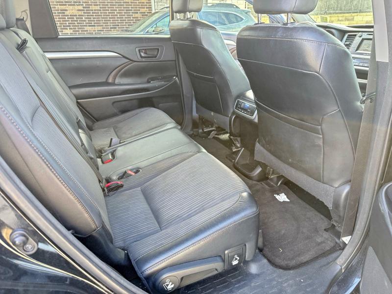 Photo 6 from auction – 2015 TOYOTA HIGHLANDER with VIN 5TDZKRFH5FS074779