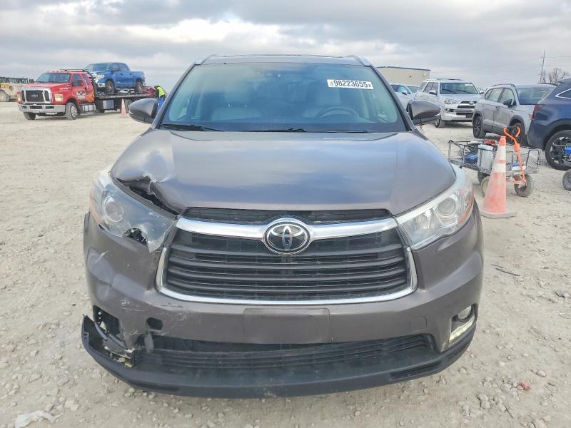 Photo 5 from auction – 2016 TOYOTA HIGHLANDER with VIN 5TDYKRFH2GS163528