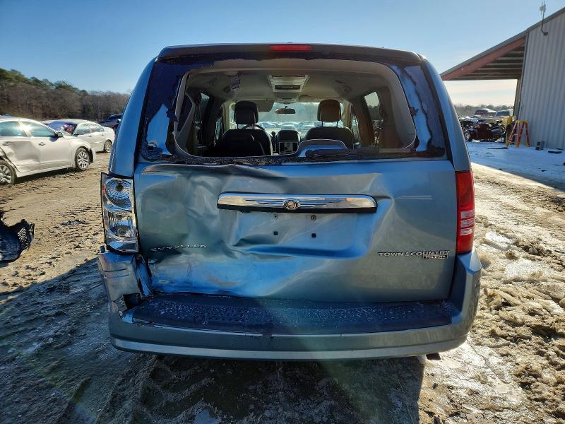 Photo 6 from auction – 2010 CHRYSLER TOWN & COU with VIN 2A4RR5D1XAR324331
