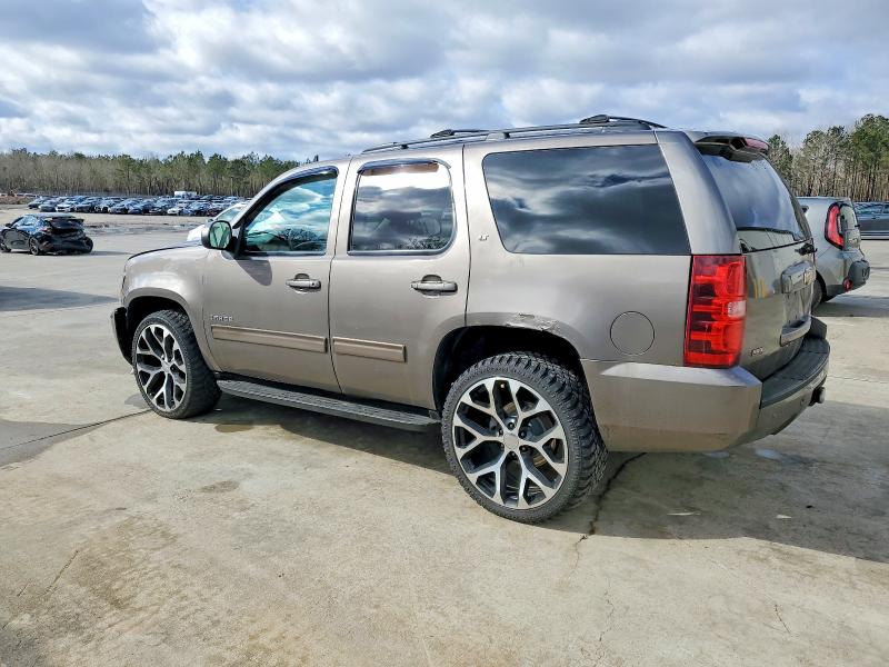Photo 2 from auction – 2011 CHEVROLET TAHOE with VIN 1GNSKBE05BR211532