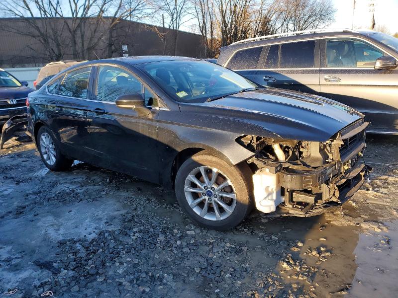 Photo 4 from auction – 2017 FORD FUSION SE with VIN 3FA6P0H76HR111449