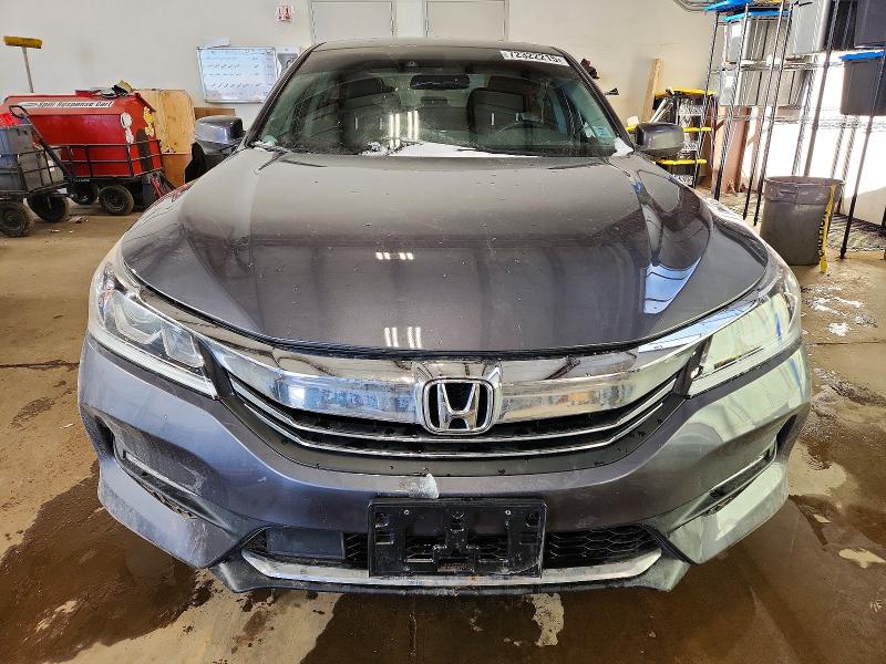 Photo 5 from auction – 2017 HONDA ACCORD with VIN 1HGCR2F85HA809688