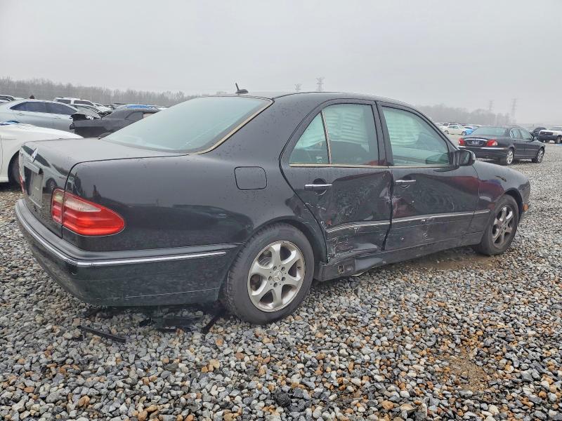 Photo 3 from auction – 2002 MERCEDES-BENZ E 320 with VIN WDBJF65JX2B490279