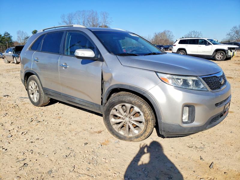 Photo 4 from auction – 2015 KIA SORENTO with VIN 5XYKU4A7XFG633477