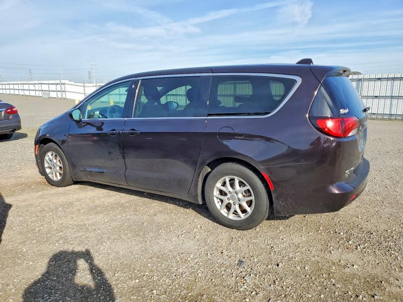 Photo 2 from auction – 2017 CHRYSLER PACIFICA T with VIN 2C4RC1DG2HR551883