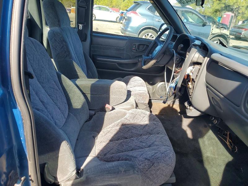 Photo 10 from auction – 2000 GMC SONOMA with VIN 1GTCS19W2Y8302522