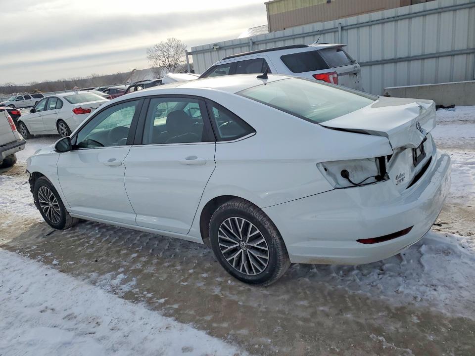 Photo 2 from auction – 2020 VOLKSWAGEN JETTA with VIN 3VWCB7BU6LM025287