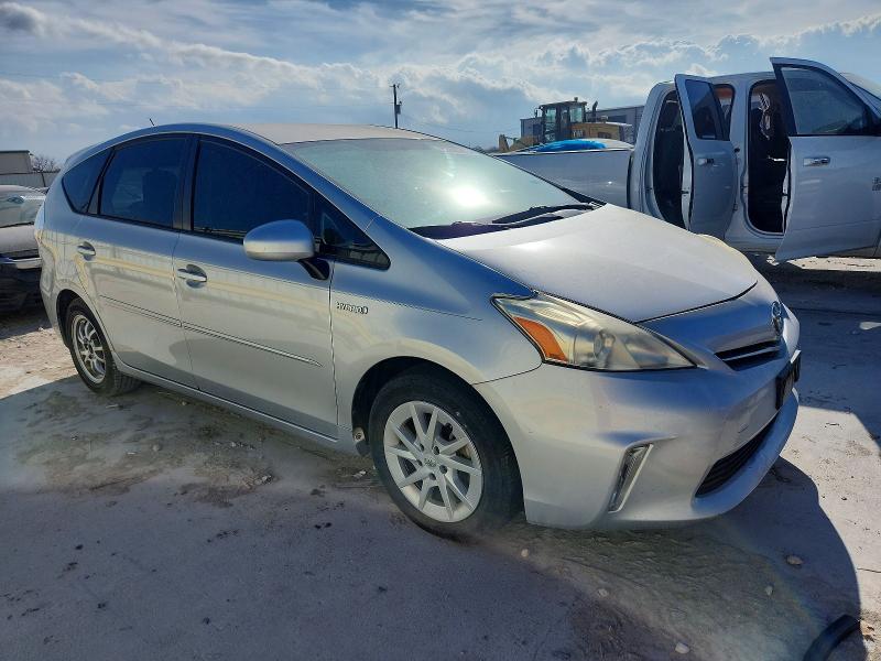 Photo 4 from auction – 2013 TOYOTA PRIUS V with VIN JTDZN3EU6D3280095