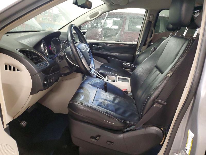 Photo 7 from auction – 2015 CHRYSLER TOWN & COU with VIN 2C4RC1BG3FR510159