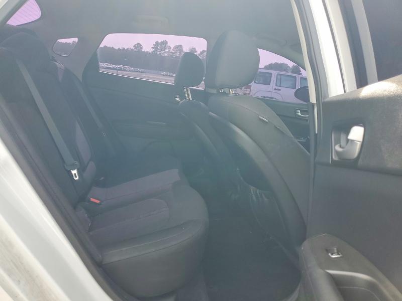 Photo 10 from auction – 2018 KIA OPTIMA with VIN 5XXGT4L32JG214149