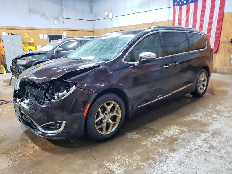 CHRYSLER PACIFICA 2017 with VIN 2C4RC1GG9HR751817 - Photo from auction