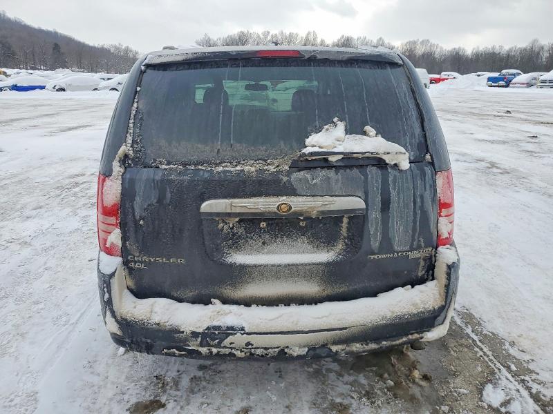Photo 6 from auction – 2010 CHRYSLER TOWN & COU with VIN 2A4RR8DX8AR330439