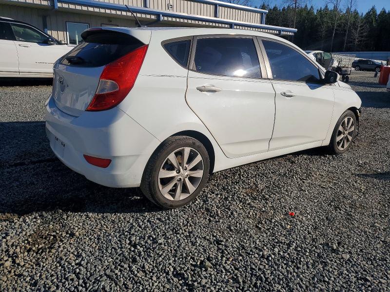 Photo 3 from auction – 2012 HYUNDAI ACCENT GLS with VIN KMHCU5AE0CU053170