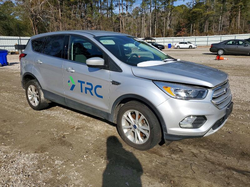 Photo 4 from auction – 2019 FORD ESCAPE SE with VIN 1FMCU9GD2KUB30724