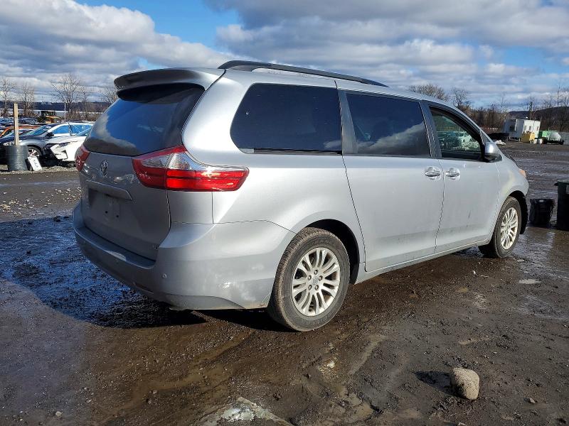 Photo 3 from auction – 2017 TOYOTA SIENNA with VIN 5TDYZ3DC2HS808518
