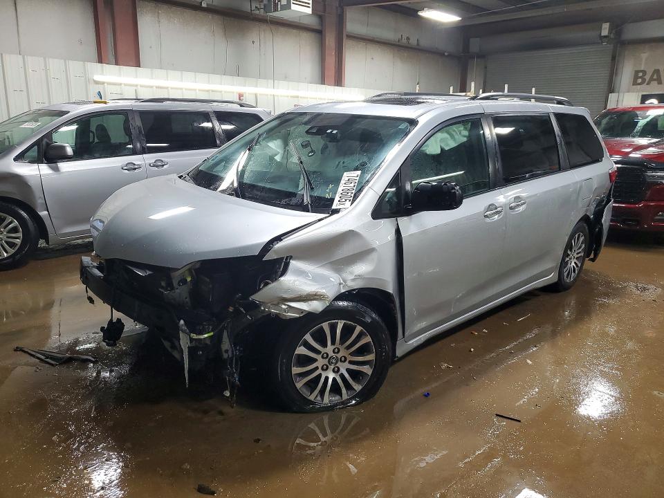TOYOTA SIENNA 2020 with VIN 5TDYZ3DC8LS028032 - Photo from auction