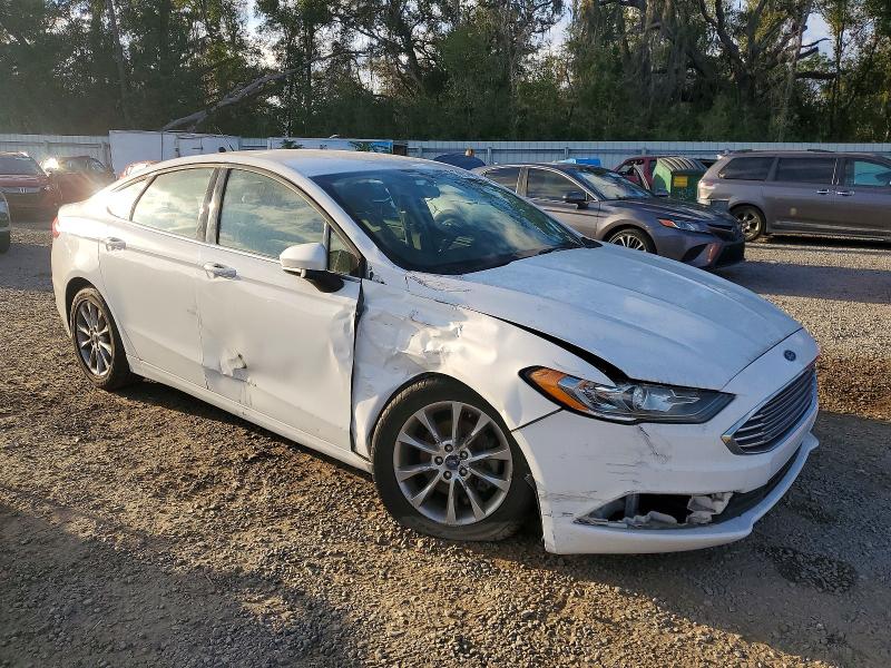 Photo 4 from auction – 2017 FORD FUSION with VIN 3FA6P0H75HR240492