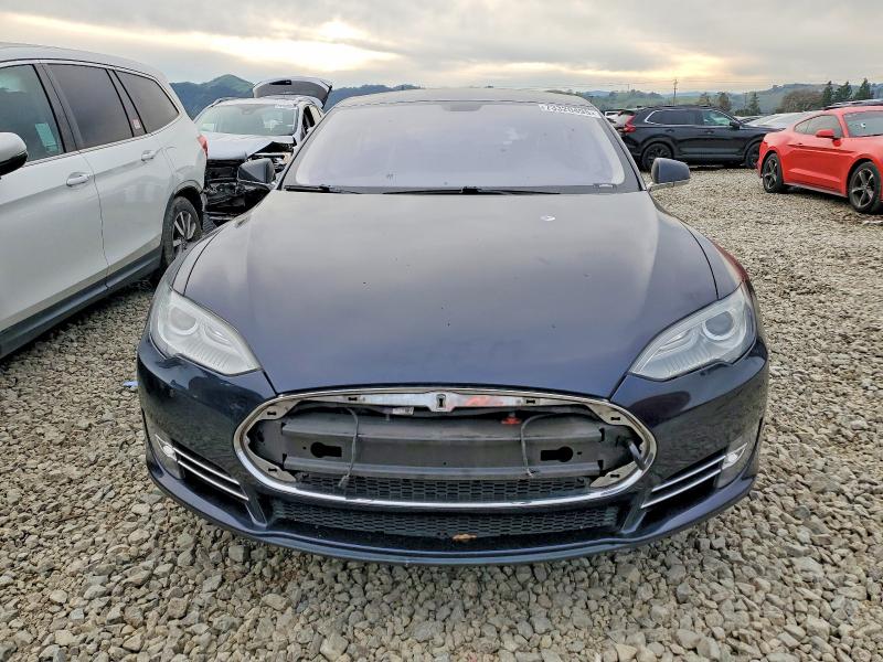Photo 5 from auction – 2014 TESLA MODEL S with VIN 5YJSA1H16EFP43859