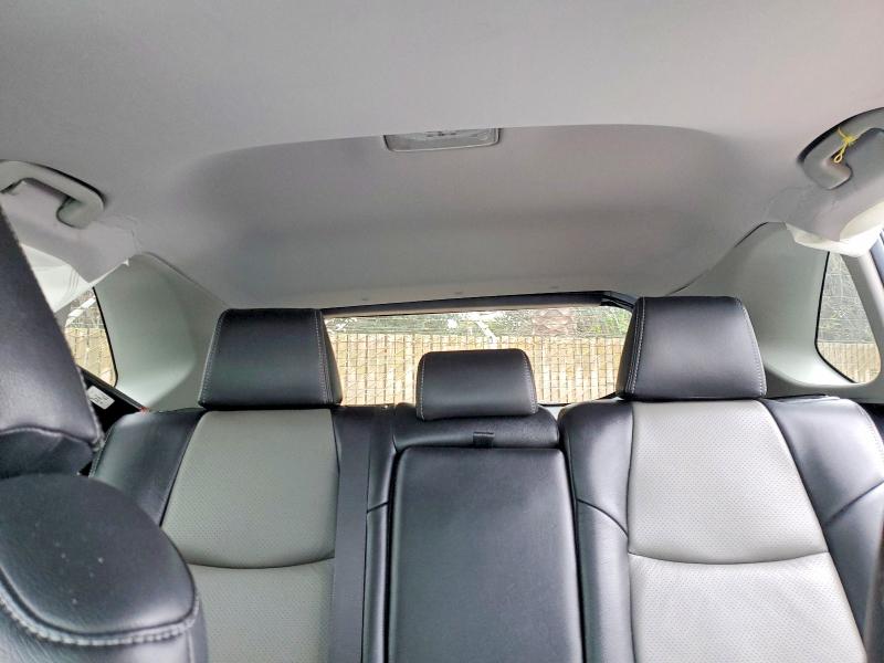 Photo 10 from auction – 2019 TOYOTA RAV4 XLE with VIN 2T3W1RFV1KW021274