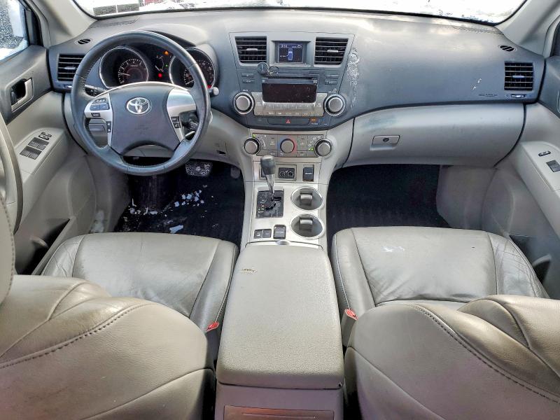 Photo 8 from auction – 2012 TOYOTA HIGHLANDER with VIN 5TDBK3EH0CS136102