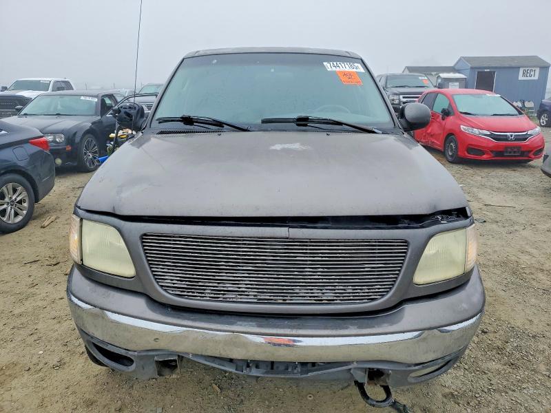 Photo 5 from auction – 2002 FORD F150 SUPER with VIN 1FTRW08L22KD39029