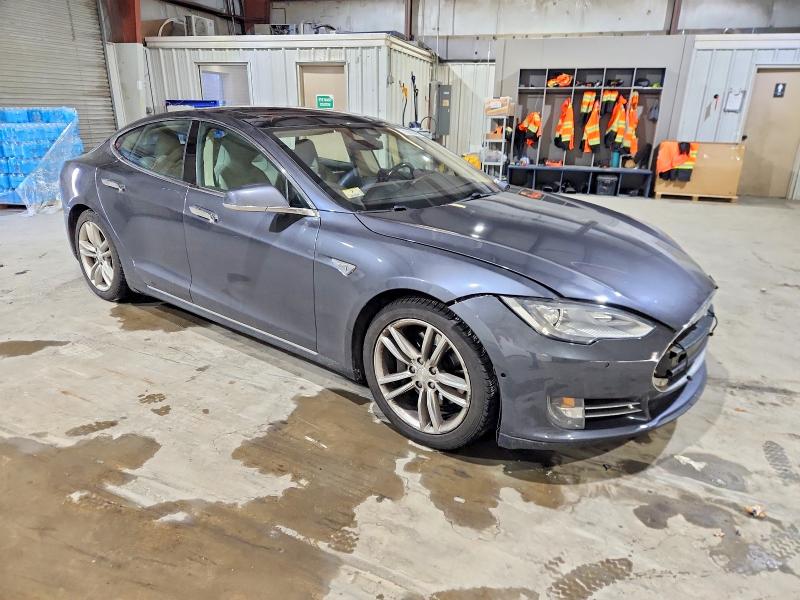 Photo 4 from auction – 2015 TESLA MODEL S 85 with VIN 5YJSA1H28FF094284