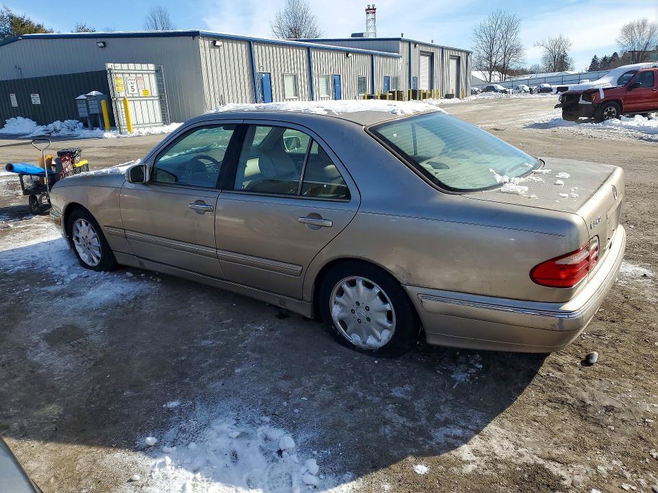Photo 2 from auction – 2000 MERCEDES-BENZ E with VIN WDBJF65J1YB103059