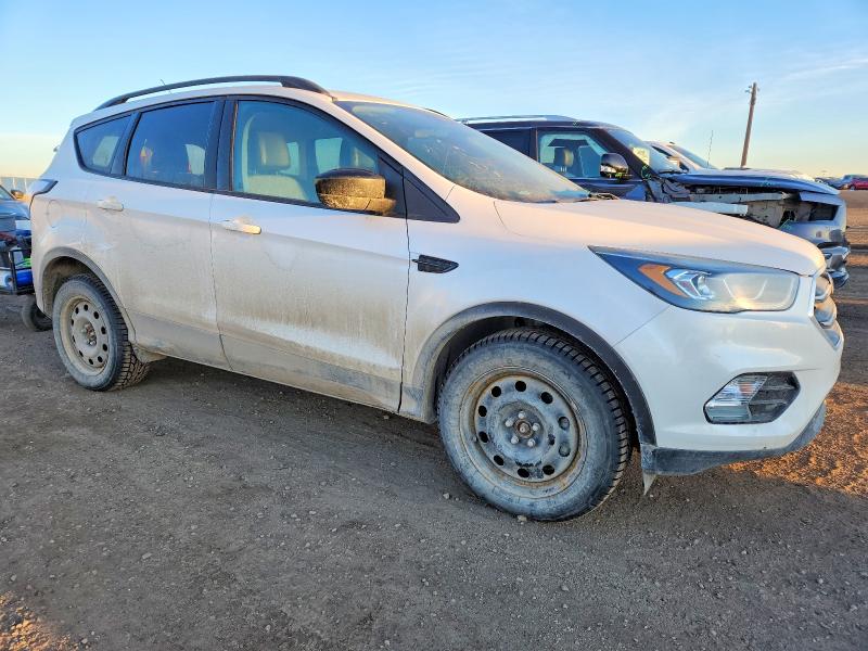 Photo 4 from auction – 2017 FORD ESCAPE with VIN 1FMCU9G9XHUC82934