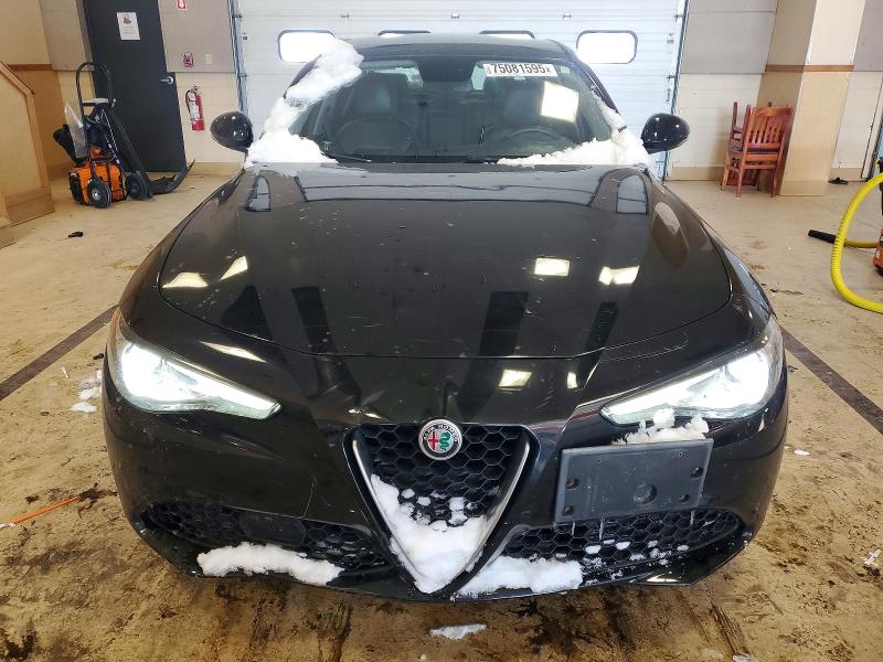 Photo 5 from auction – 2017 ALFA ROMEO GIULIA with VIN ZARFAEDN2H7552389