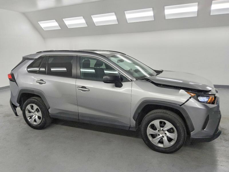 Photo 4 from auction – 2021 TOYOTA RAV4 LE with VIN 2T3H1RFV3MW124059