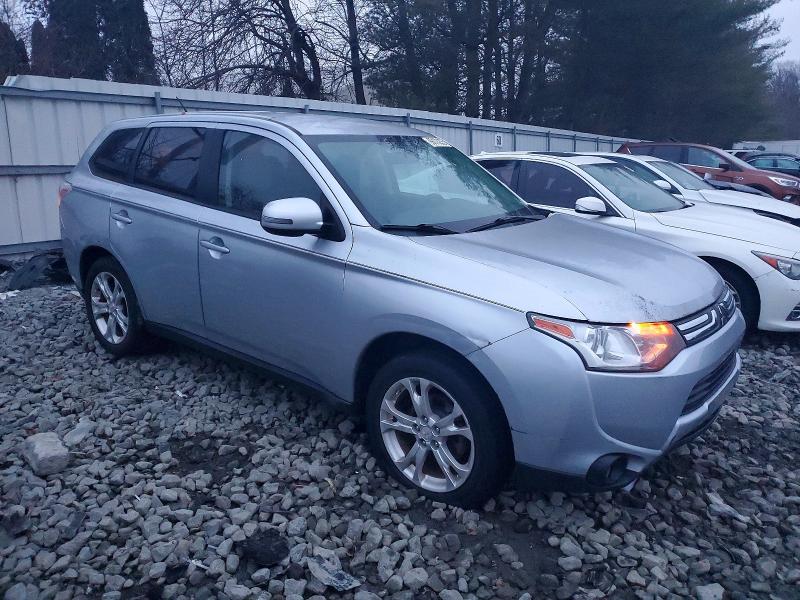 Photo 4 from auction – 2014 MITSUBISHI OUTLANDER with VIN JA4AZ3A3XEZ010956