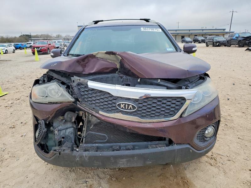 Photo 5 from auction – 2013 KIA SORENTO LX with VIN 5XYKT3A61DG337975